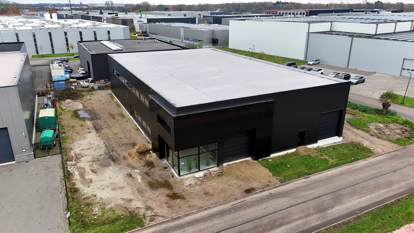 View photo 4 of Euroweg 13