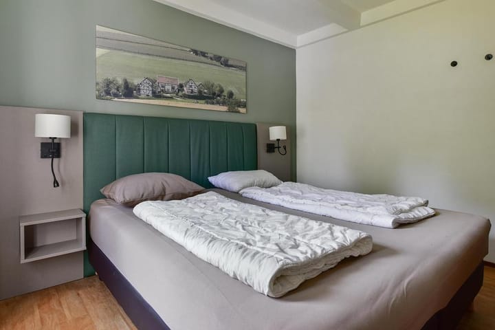 Foto 11 van Randweg 21-029