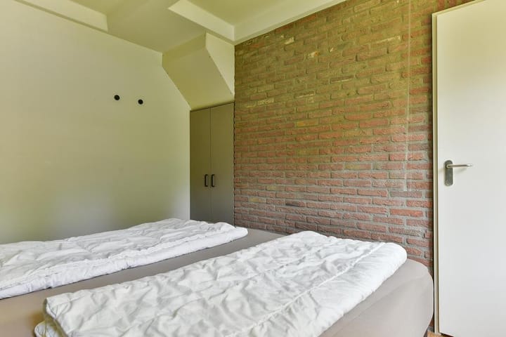 Foto 13 van Randweg 21-029