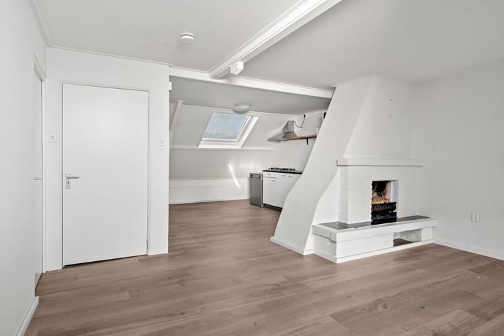 Photo 14 of Dorpsstraat 16-B