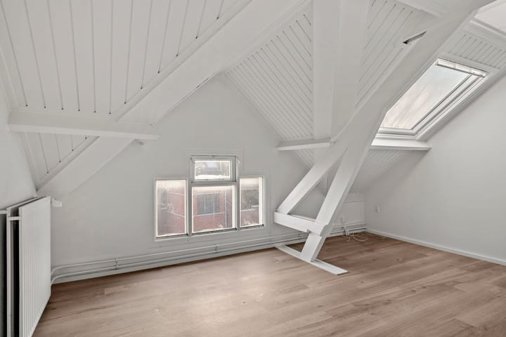 Photo 16 of Dorpsstraat 16-B