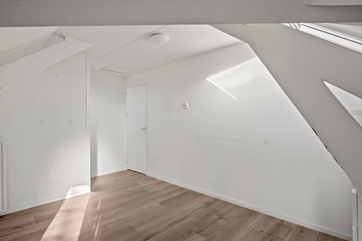 Photo 22 of Dorpsstraat 16-B