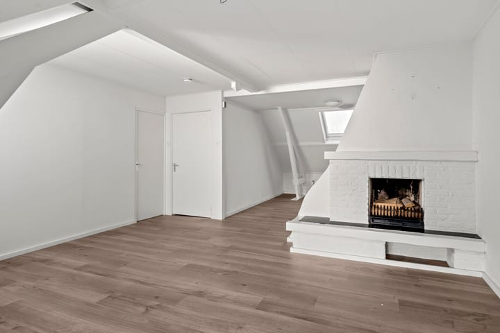 Photo 15 of Dorpsstraat 16-B