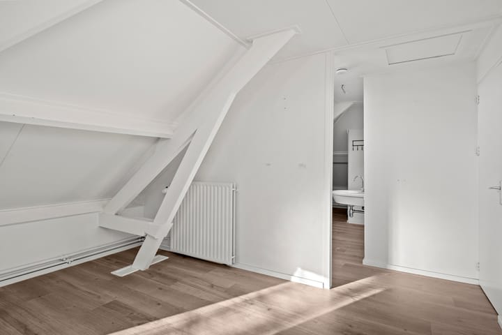 Photo 21 of Dorpsstraat 16-B