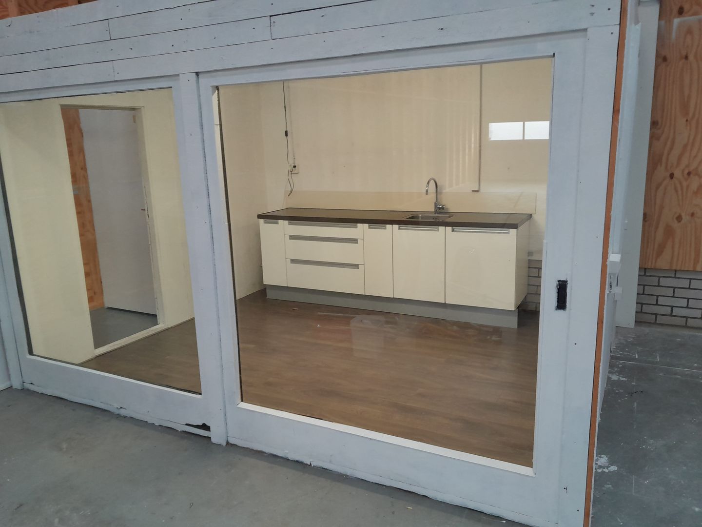 View photo 3 of Provincialeweg Oost 13-a