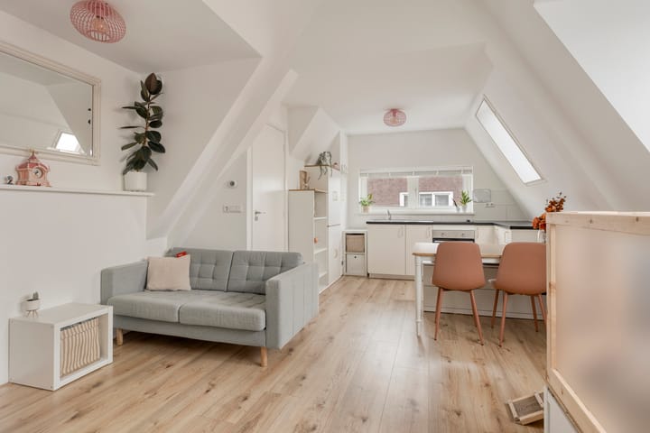 Photo 2 of Tollensstraat 17-2