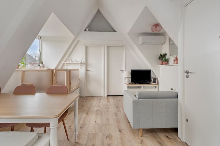 Photo 3 of Tollensstraat 17-2