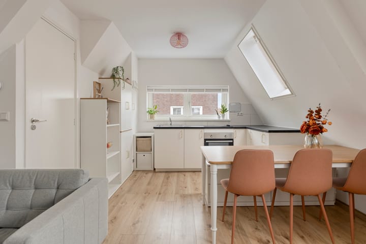 Photo 7 of Tollensstraat 17-2