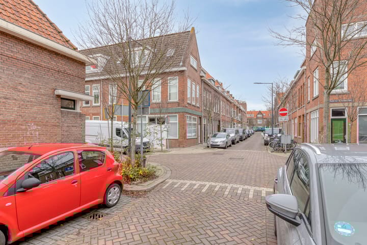 Photo 17 of Tollensstraat 17-2