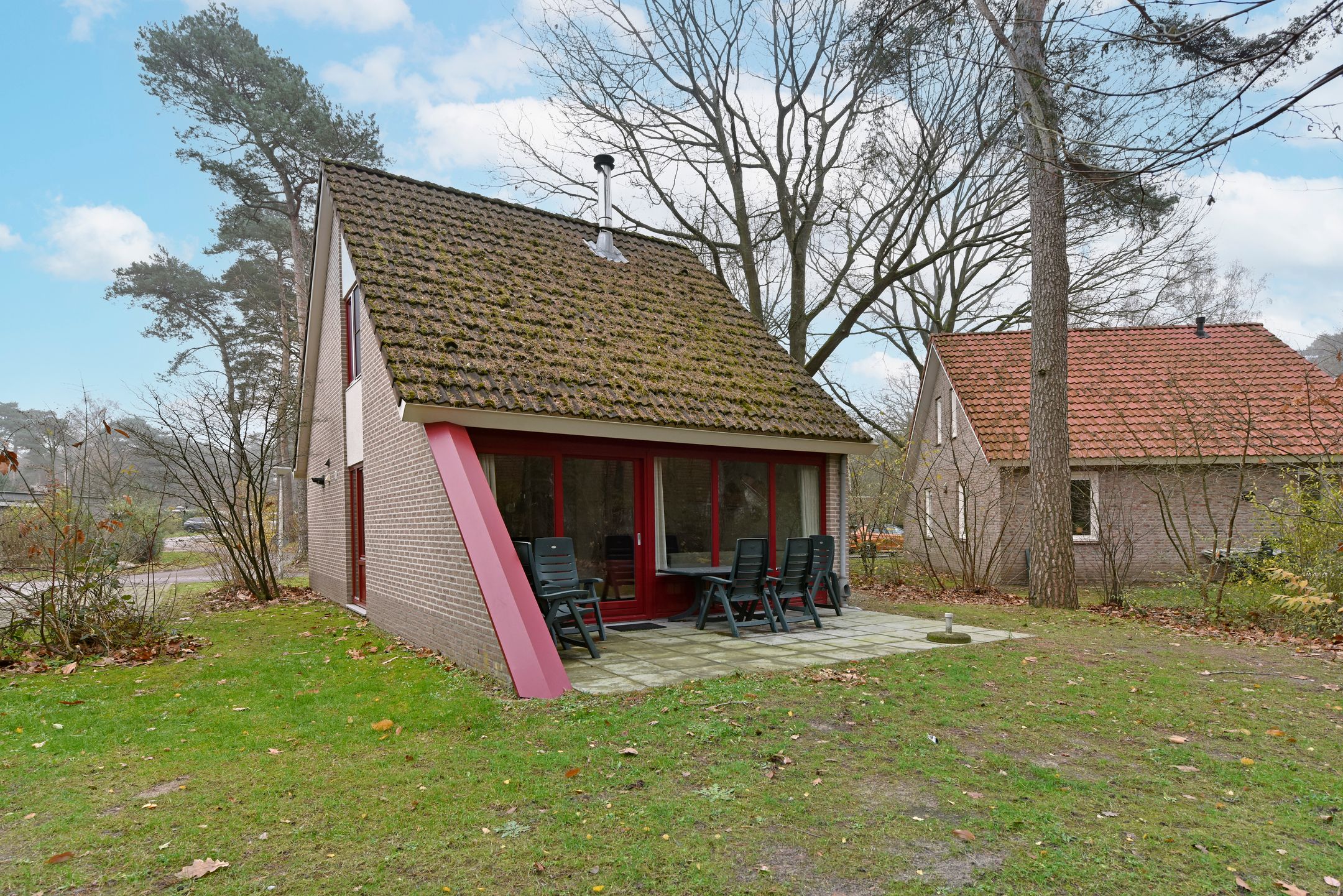 3-bedroom freehold villa in Overloon — photo 1 of 5