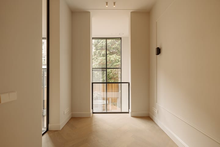 Photo 17 of Johannes Verhulststraat 143-A