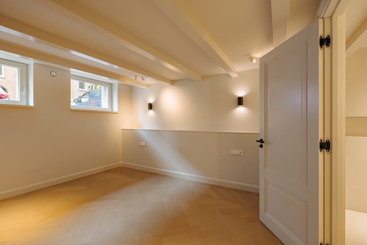 Photo 28 of Johannes Verhulststraat 143-A