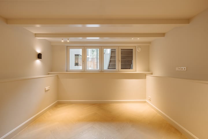 Photo 37 of Johannes Verhulststraat 143-A