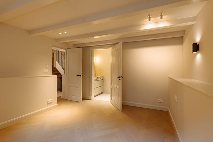 Photo 36 of Johannes Verhulststraat 143-A