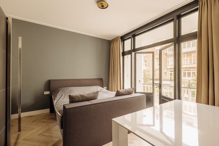 Photo 54 of Johannes Verhulststraat 143-A