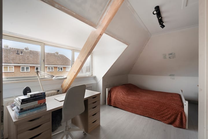 Foto 12 van Azaleastraat 76