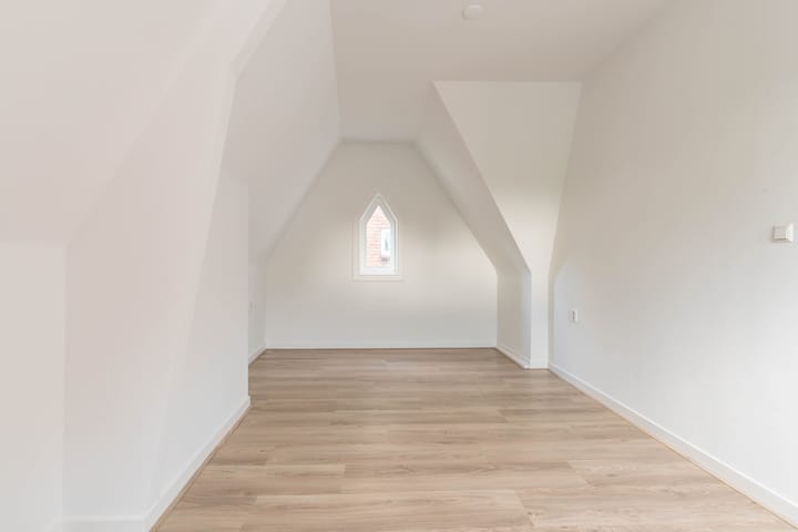 Foto 10 van Naarderstraat 21-2