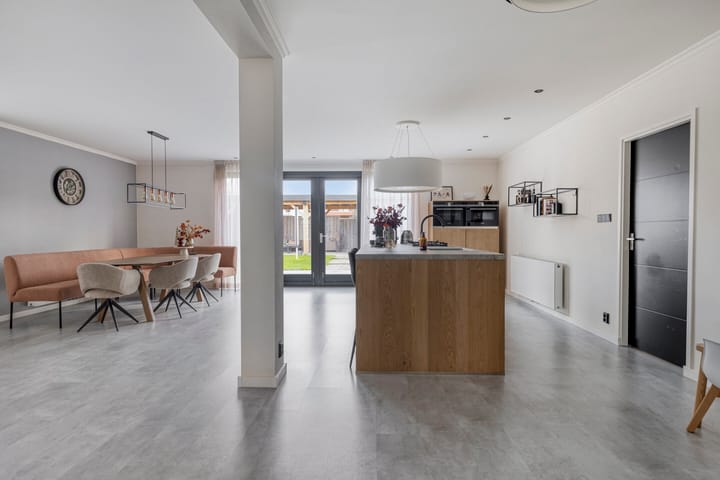 Foto 13 van Monseigneur Luijpenstraat 1