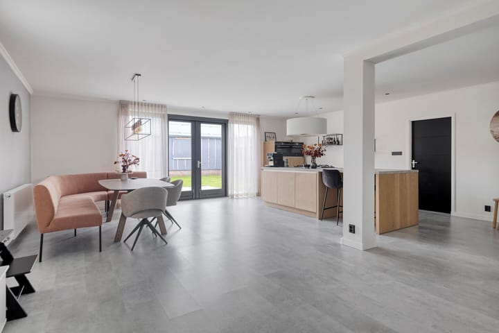 Foto 17 van Monseigneur Luijpenstraat 1