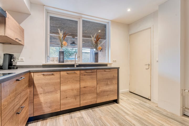 Photo 13 of Hoofdvaart 100