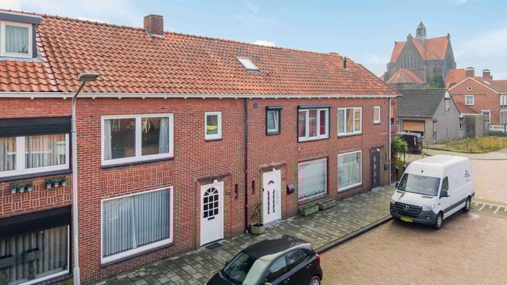 Photo 1 of Paulus Potterstraat 32