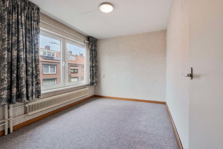 Photo 12 of Paulus Potterstraat 32