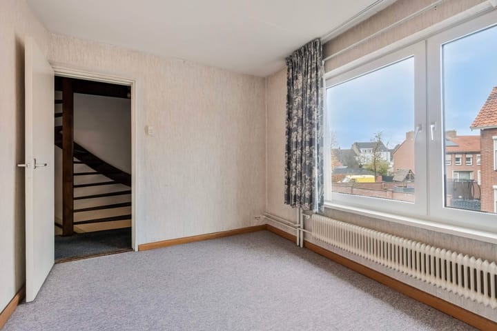 Photo 13 of Paulus Potterstraat 32