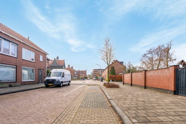 Photo 22 of Paulus Potterstraat 32