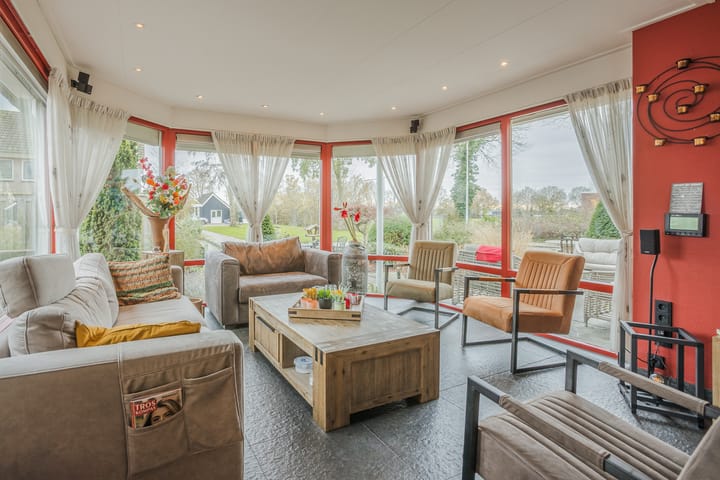 Photo 8 of Van Ommenstraat 3