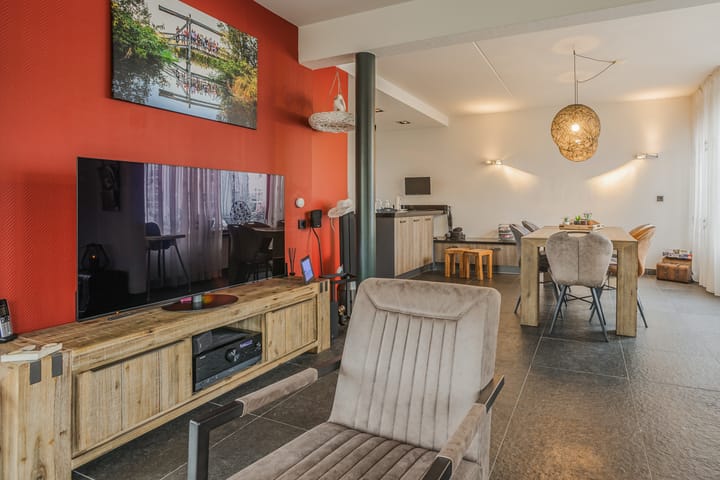 Photo 11 of Van Ommenstraat 3