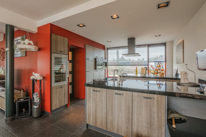 Photo 15 of Van Ommenstraat 3