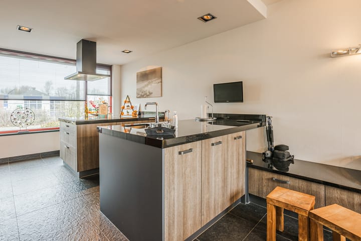 Photo 18 of Van Ommenstraat 3