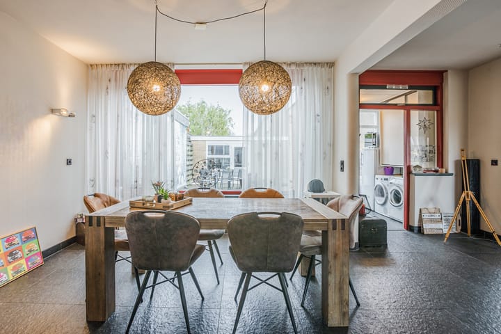 Photo 12 of Van Ommenstraat 3