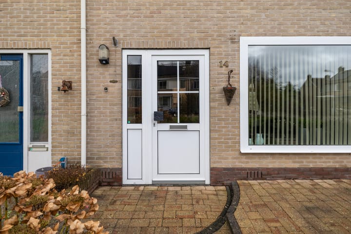 Photo 22 of Grovestins 14