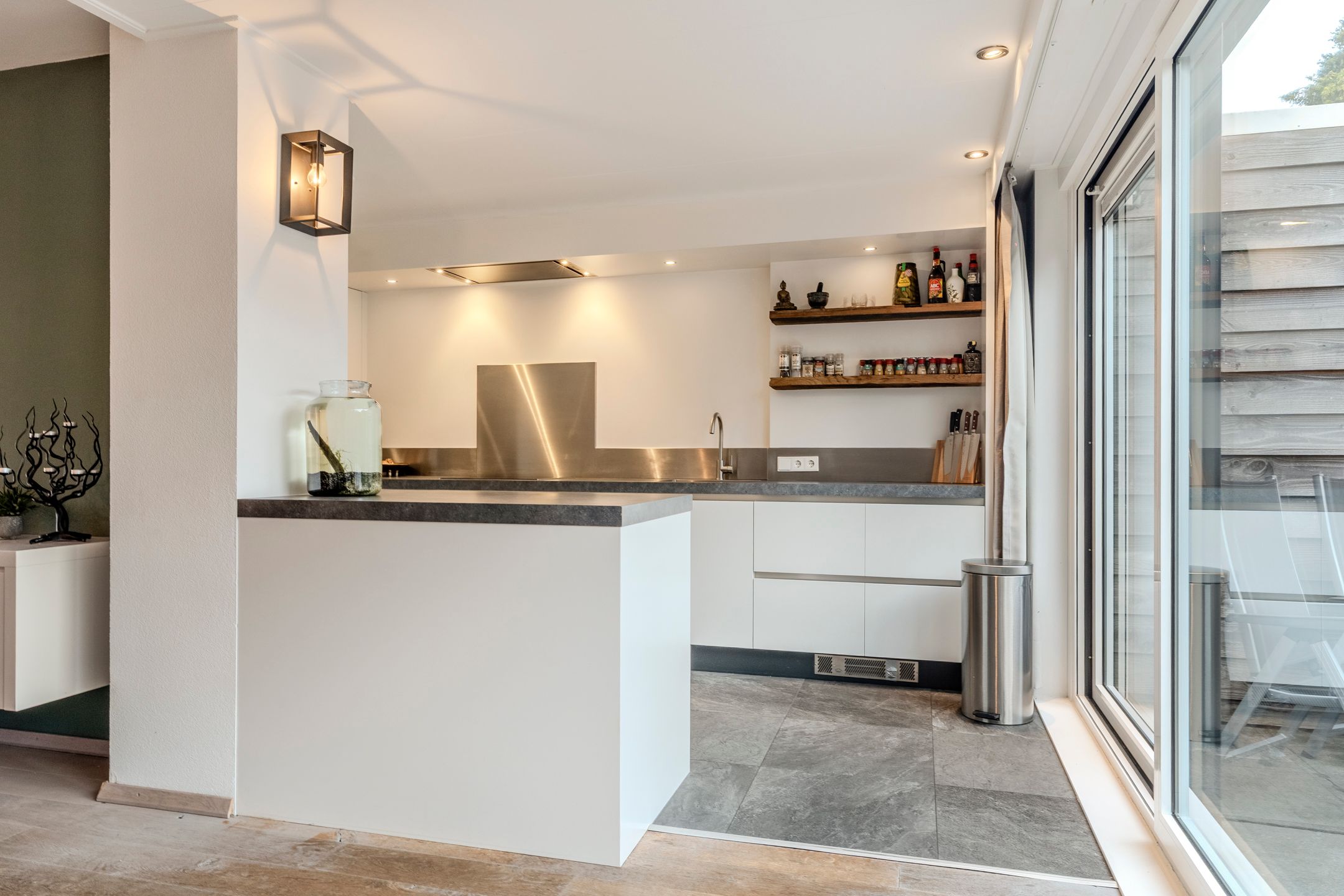 Foto 3 van Eikeboom 9