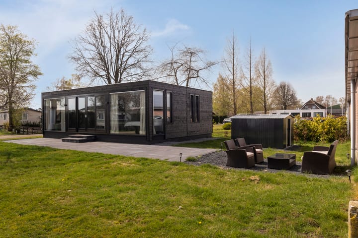 Photo 2 of Barneveldsestraat 49-E67