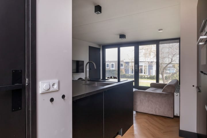 Photo 5 of Barneveldsestraat 49-E67