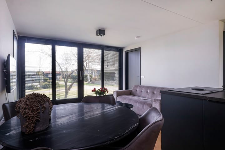 Photo 7 of Barneveldsestraat 49-E67