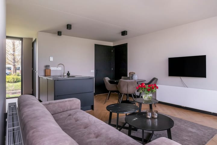 Photo 10 of Barneveldsestraat 49-E67