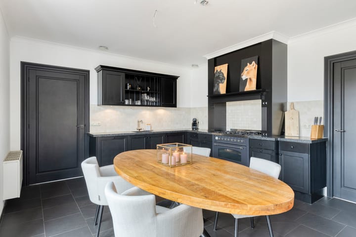 Photo 8 of Rooijensestraat 22