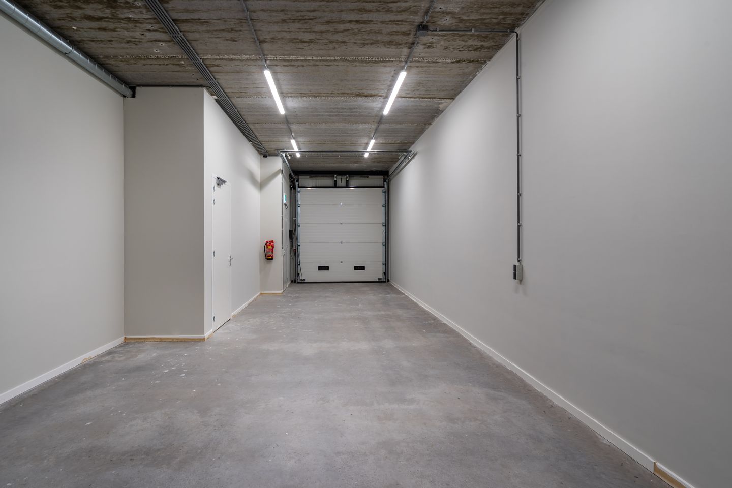 View photo 1 of Eemmeerlaan 2-M