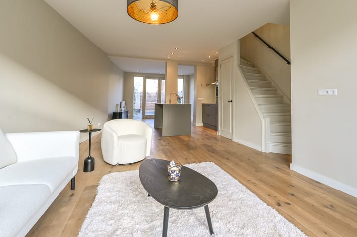 Photo 9 of De Ruyterstraat 72