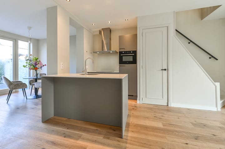 Photo 10 of De Ruyterstraat 72