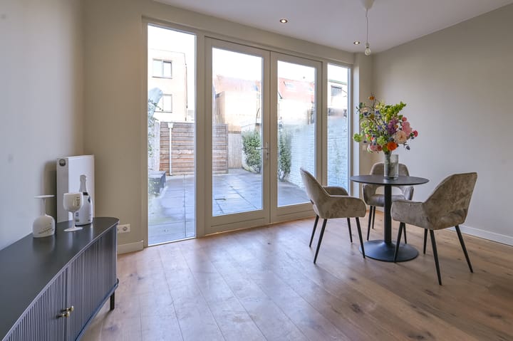 Photo 12 of De Ruyterstraat 72