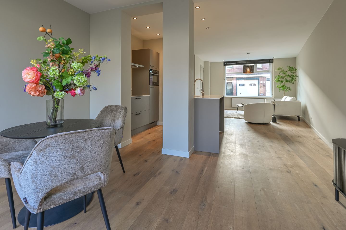 Foto 14 van De Ruyterstraat 72