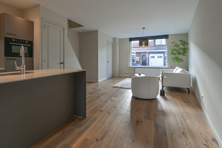 Photo 16 of De Ruyterstraat 72