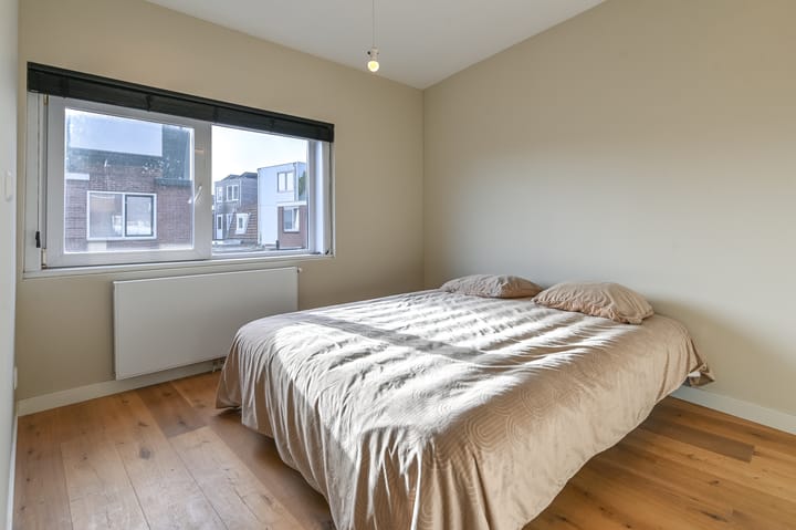 Photo 18 of De Ruyterstraat 72