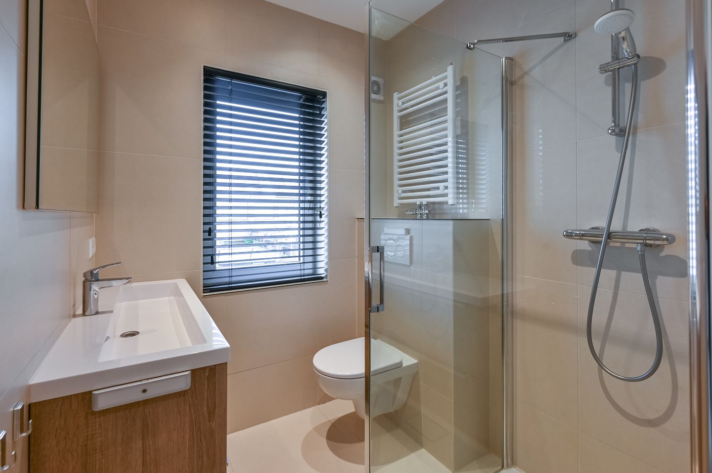 Foto 25 van De Ruyterstraat 72