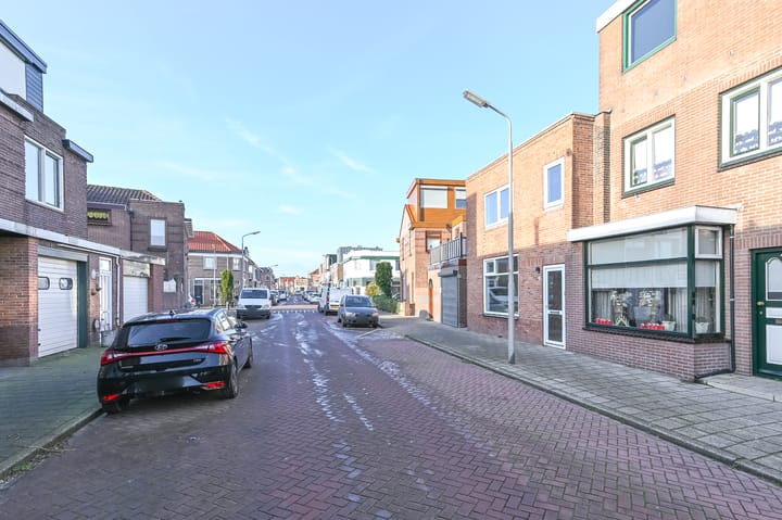 Photo 37 of De Ruyterstraat 72