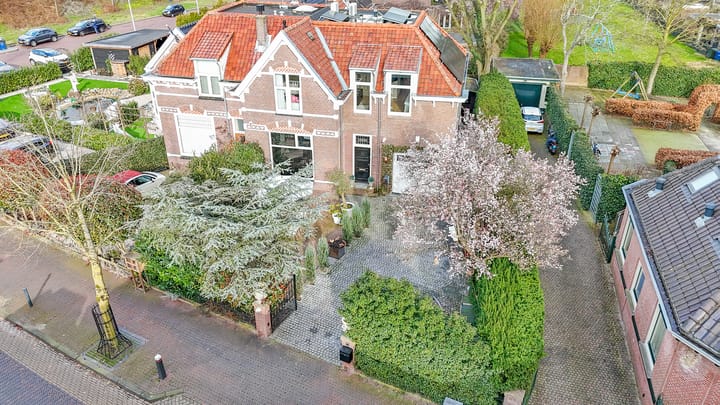 Photo 3 of Hooftstraat 136-A